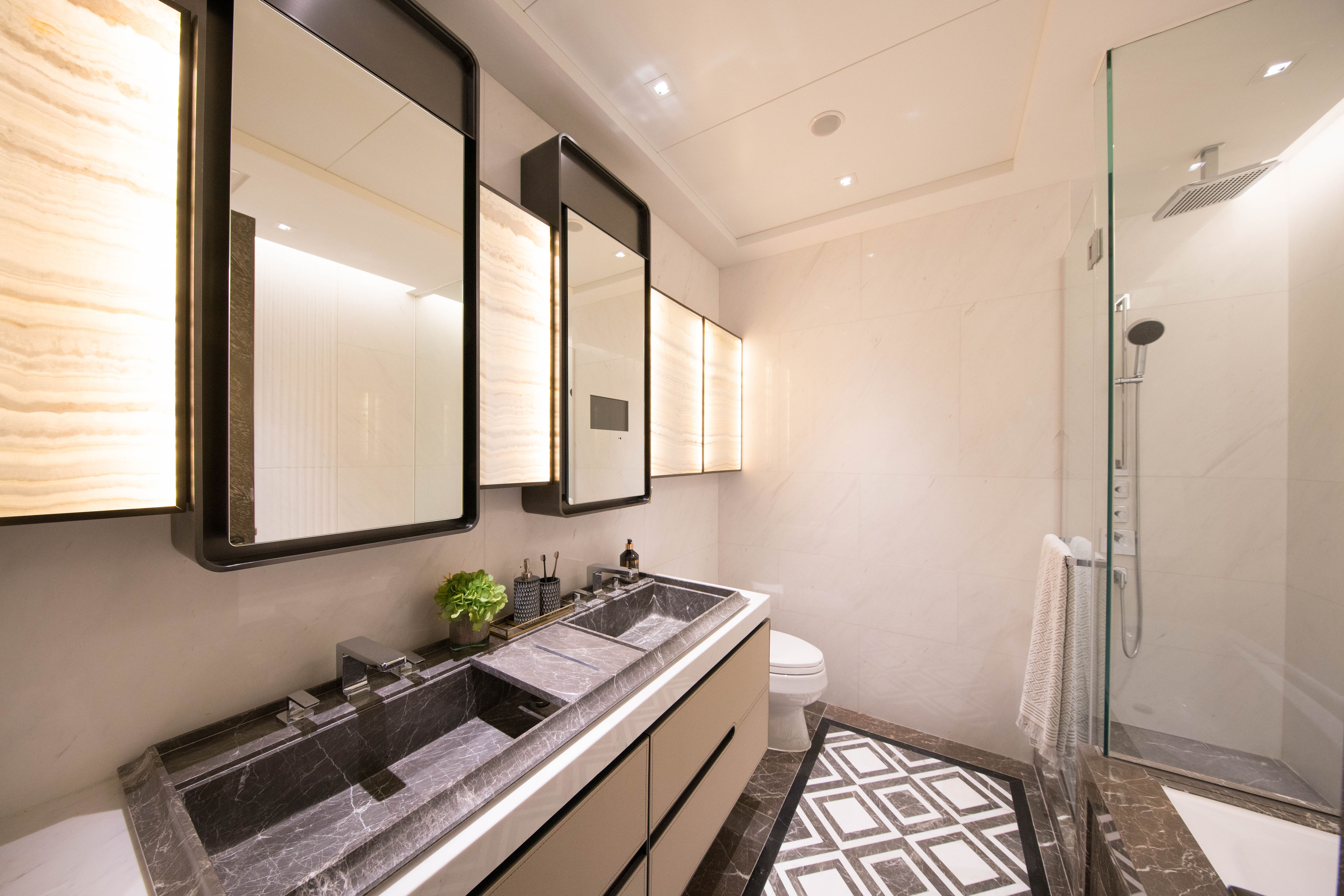 
	Actual photograph taken at Unit D of 28/F in July 2017