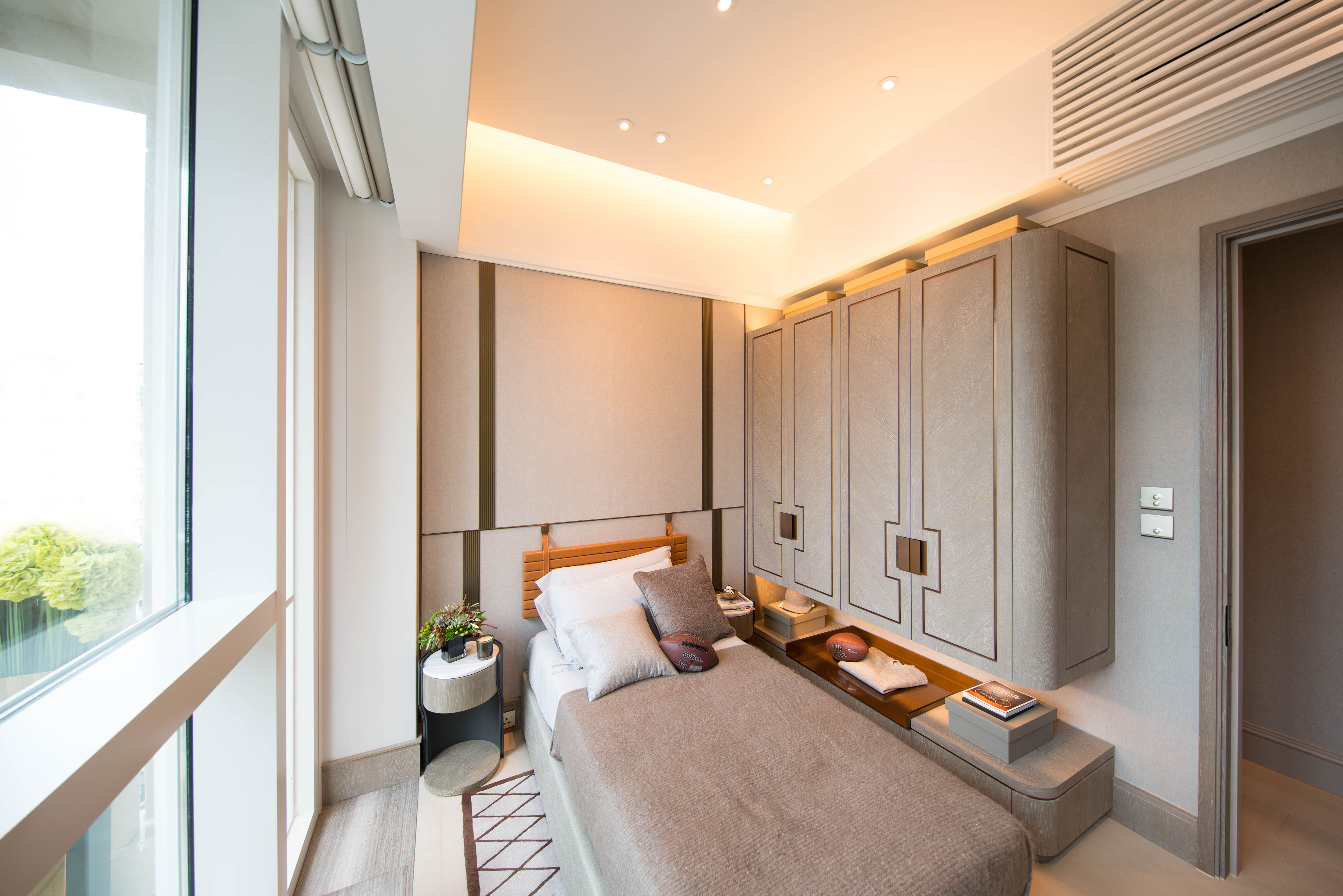 
	Actual photograph taken at Unit D of 28/F in July 2017